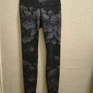 Lululemon Athletica Black and Gray Cloud Leggings